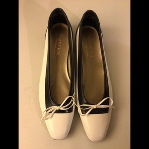 Bob Baker shoes/flats white/black